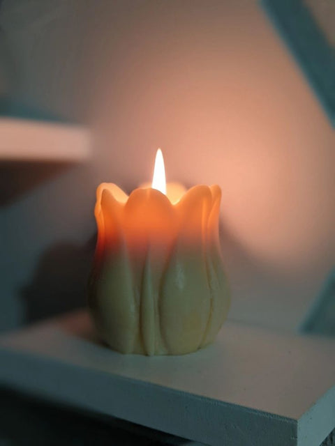 Tulip Candle